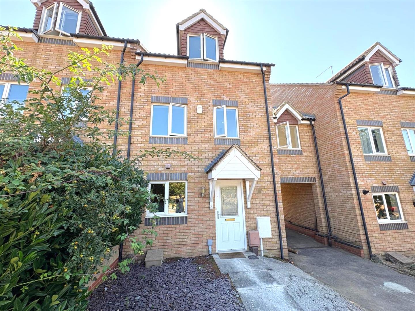 House Cecil Close in Corby