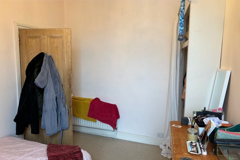 Room Wix's Lane in Greater London