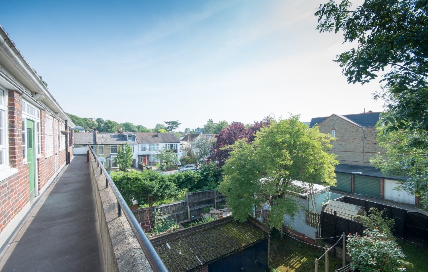 Flat Underhill Road in Greater London