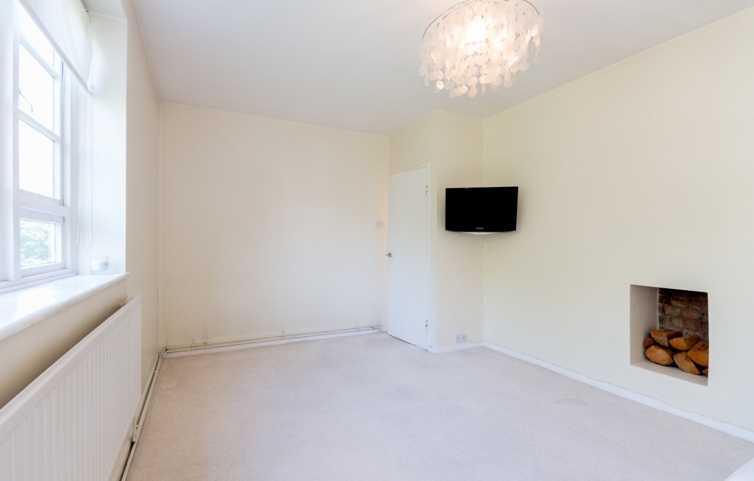 Flat Underhill Road in Greater London