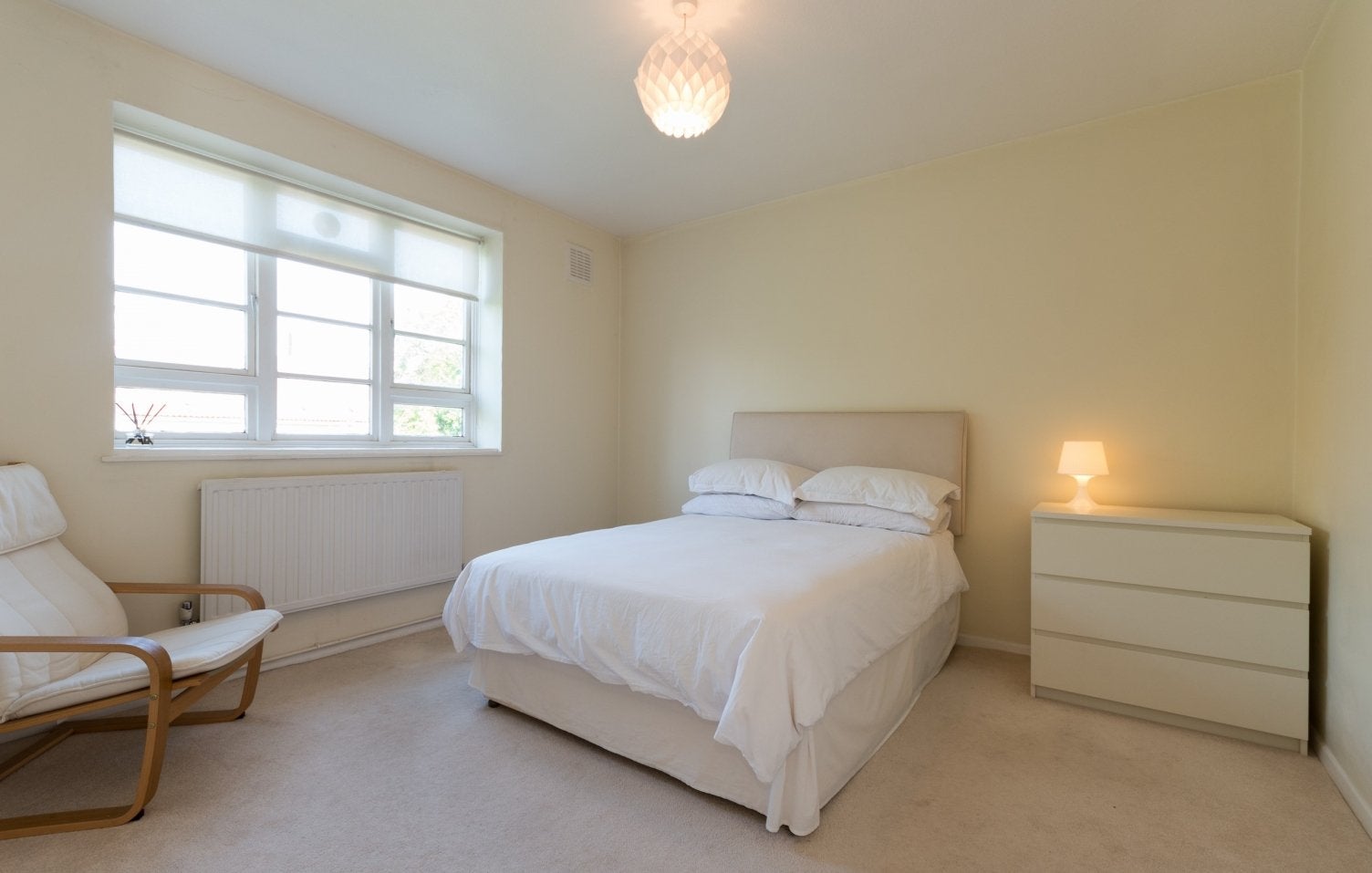 Flat Underhill Road in Greater London