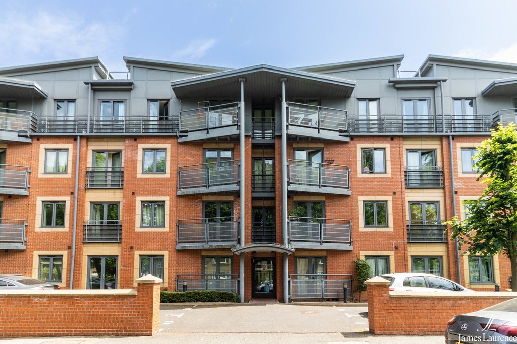 Flat Holly Road in Birmingham