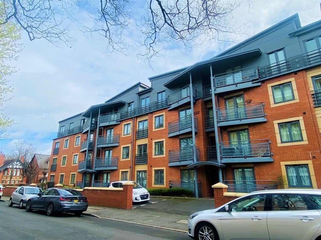 Flat Holly Road in Birmingham