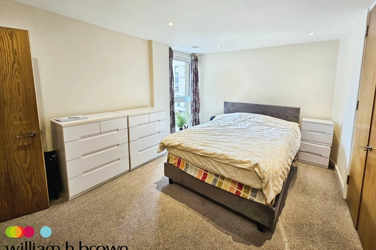 Flat Marconi Plaza in Chelmsford