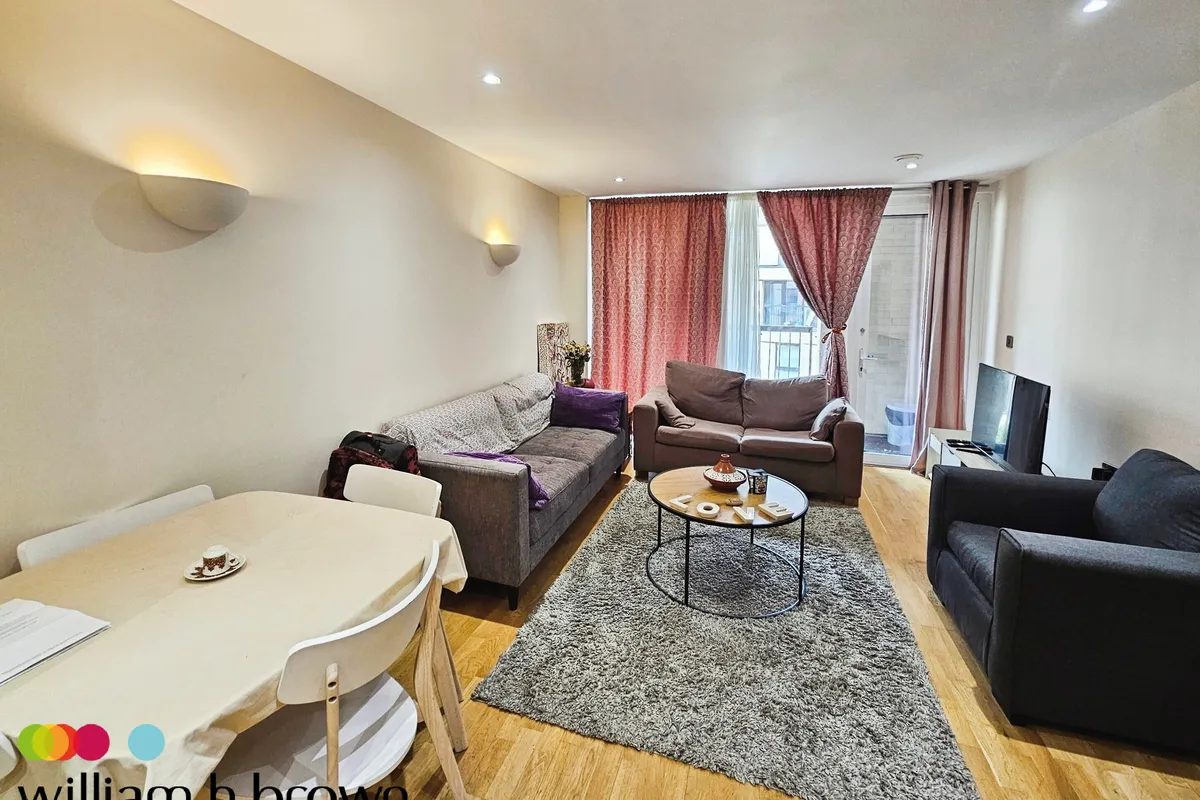 Flat Marconi Plaza in Chelmsford