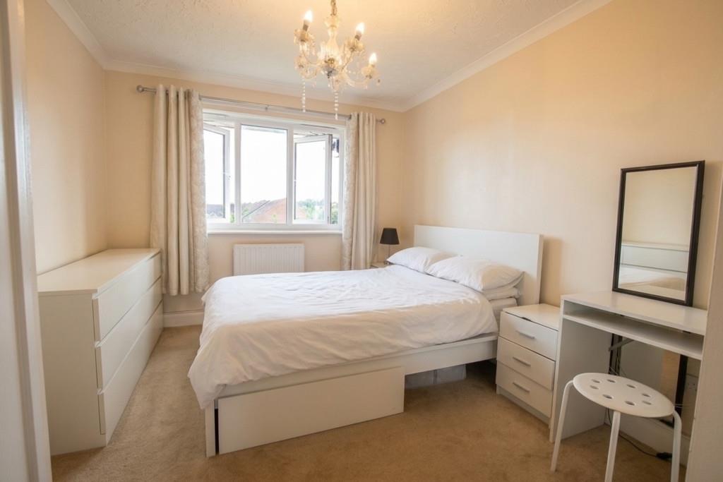 Flat Shobroke Close in Greater London