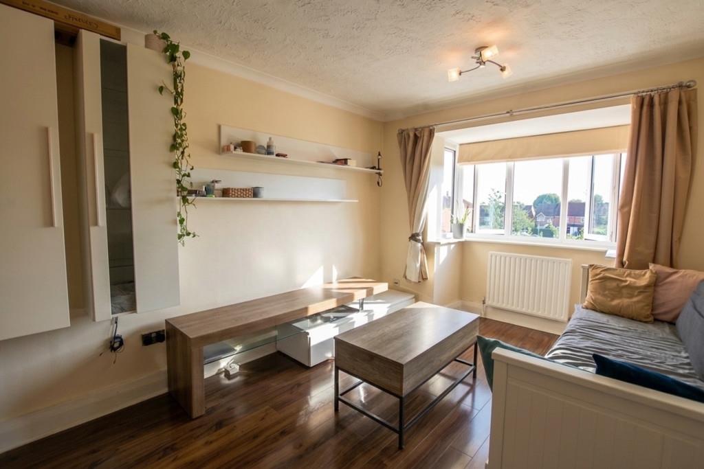 Flat Shobroke Close in Greater London