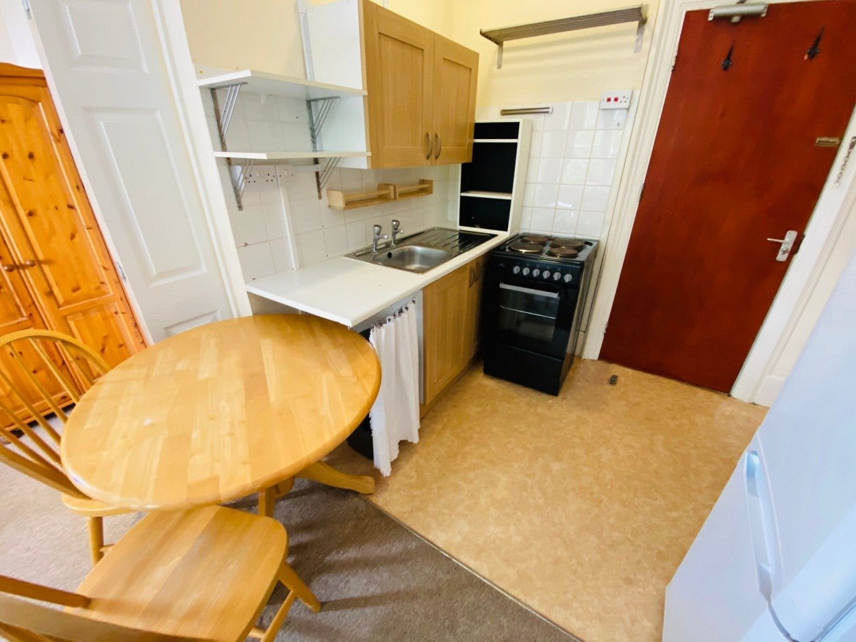 Flat Redland Road in Bristol