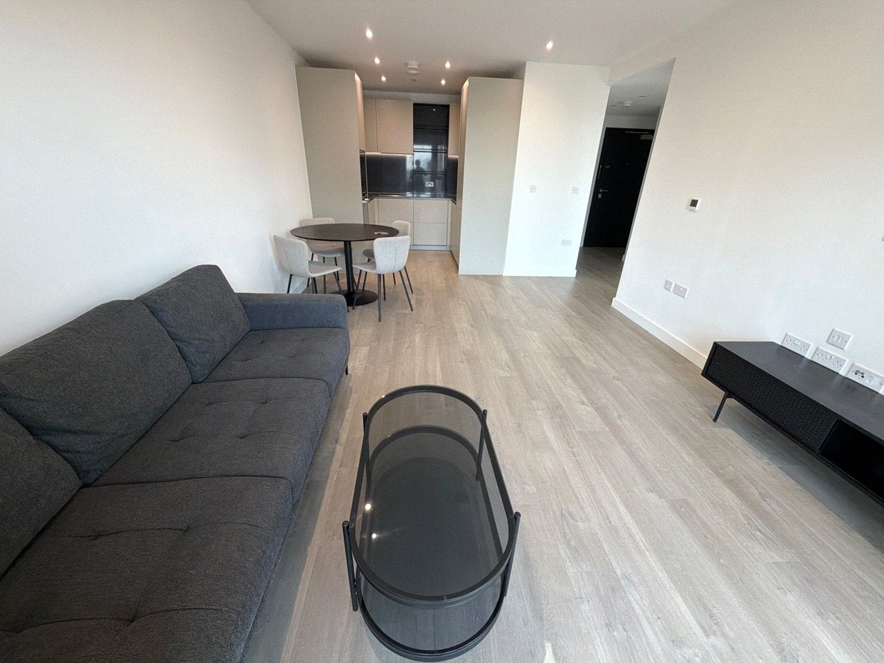 Flat Woodberry Down in Greater London