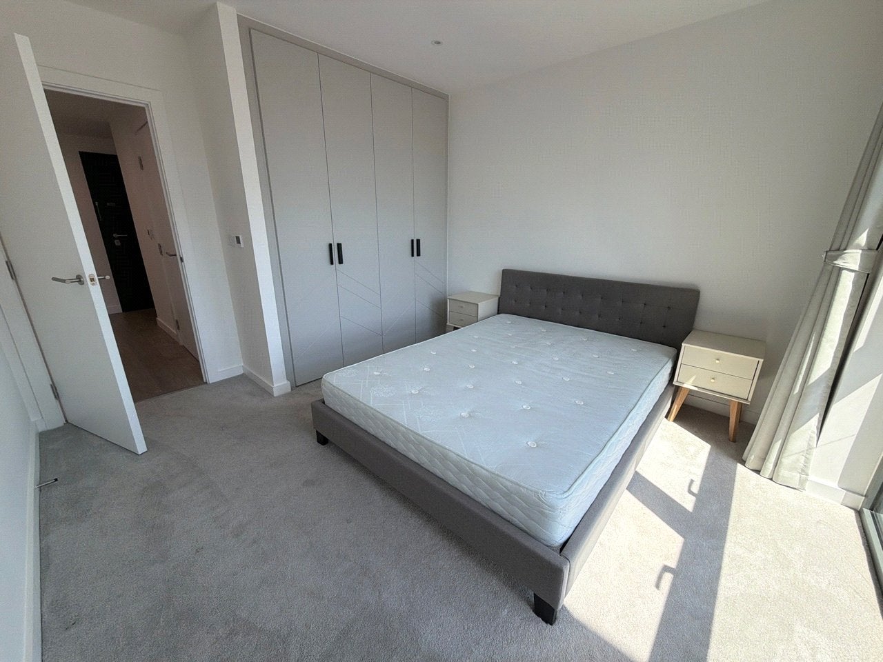 Flat Woodberry Down in Greater London