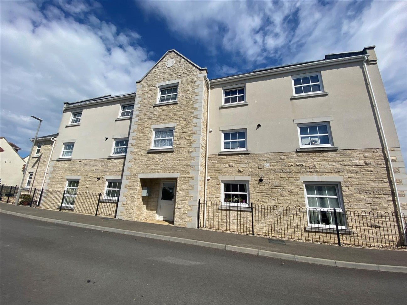 Flat Kangaw Place in Poole