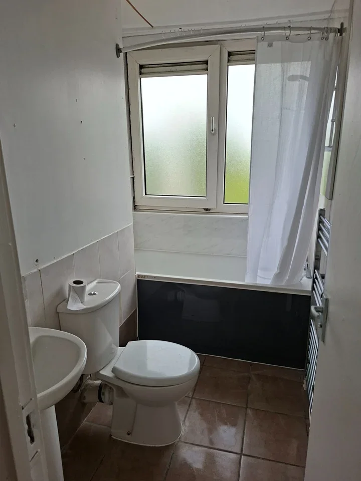 Room Ibsley Gardens in Greater London