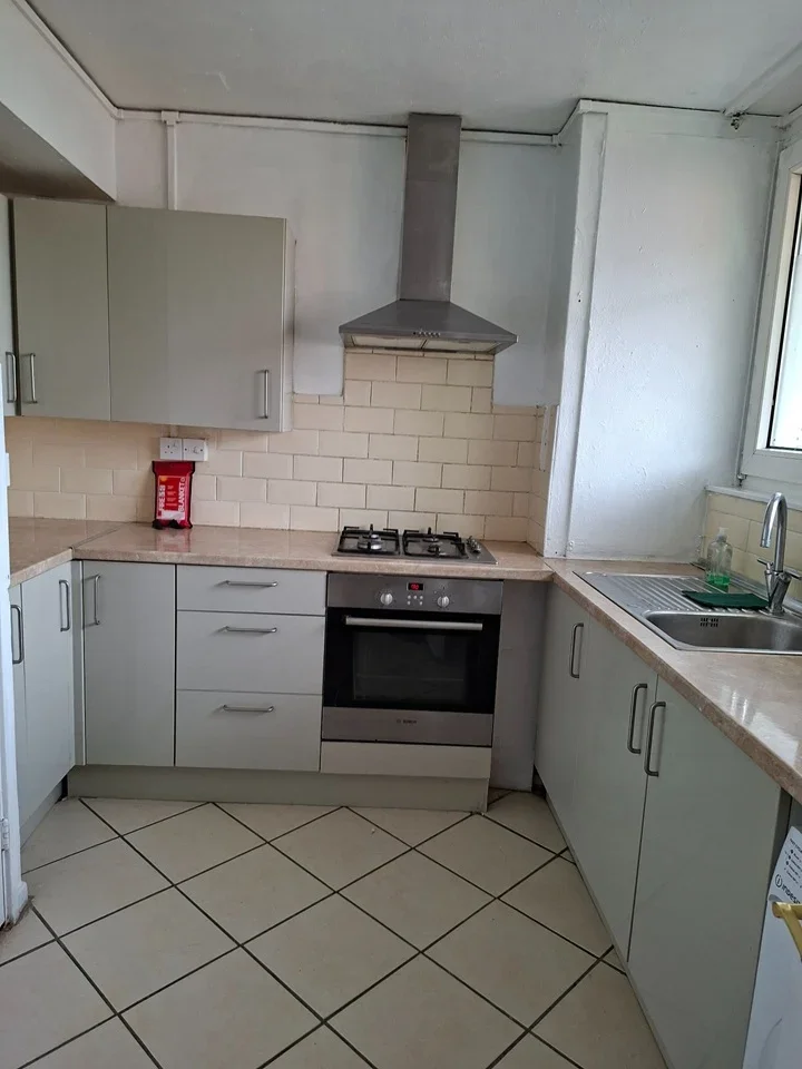 Room Ibsley Gardens in Greater London