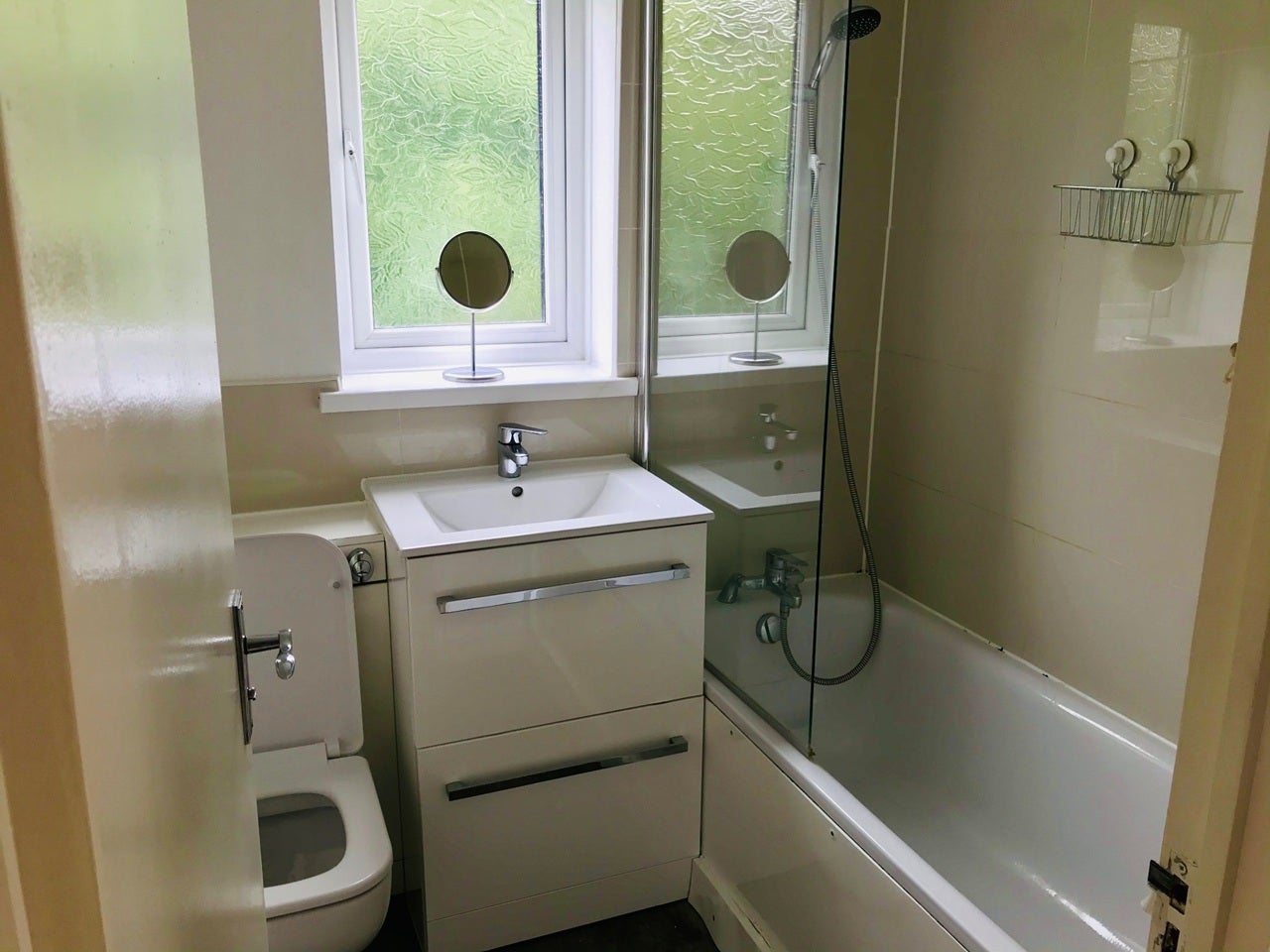 Flat Jack Clow Road in Greater London
