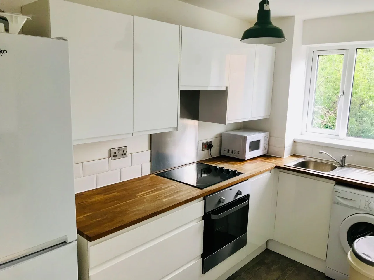 Flat Jack Clow Road in Greater London