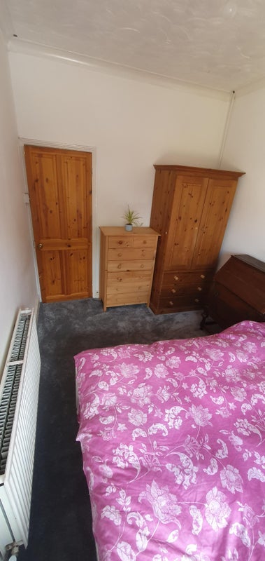 Room Soundwell Road in Bristol