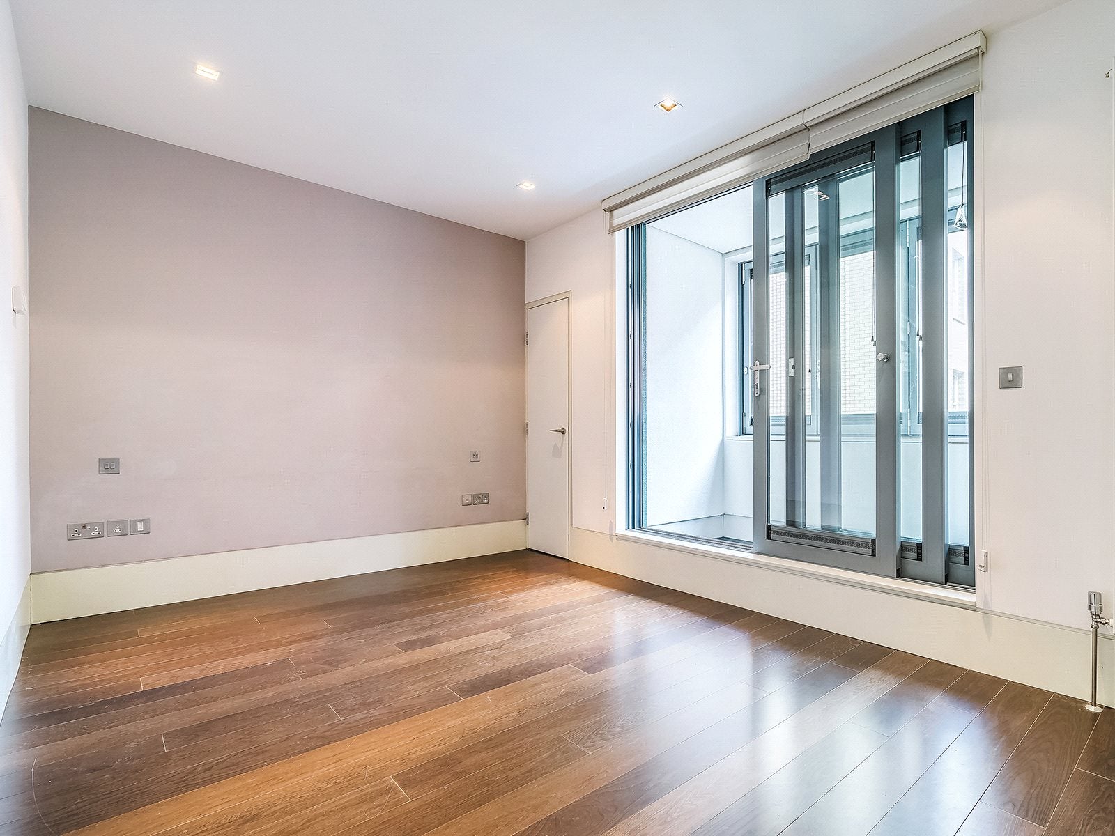 Flat Slingsby Place in City of Westminster