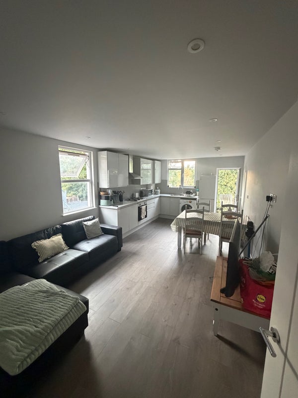 Room Bickley Street in Greater London
