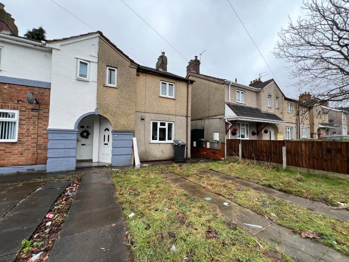 House Thompson Avenue in Wolverhampton