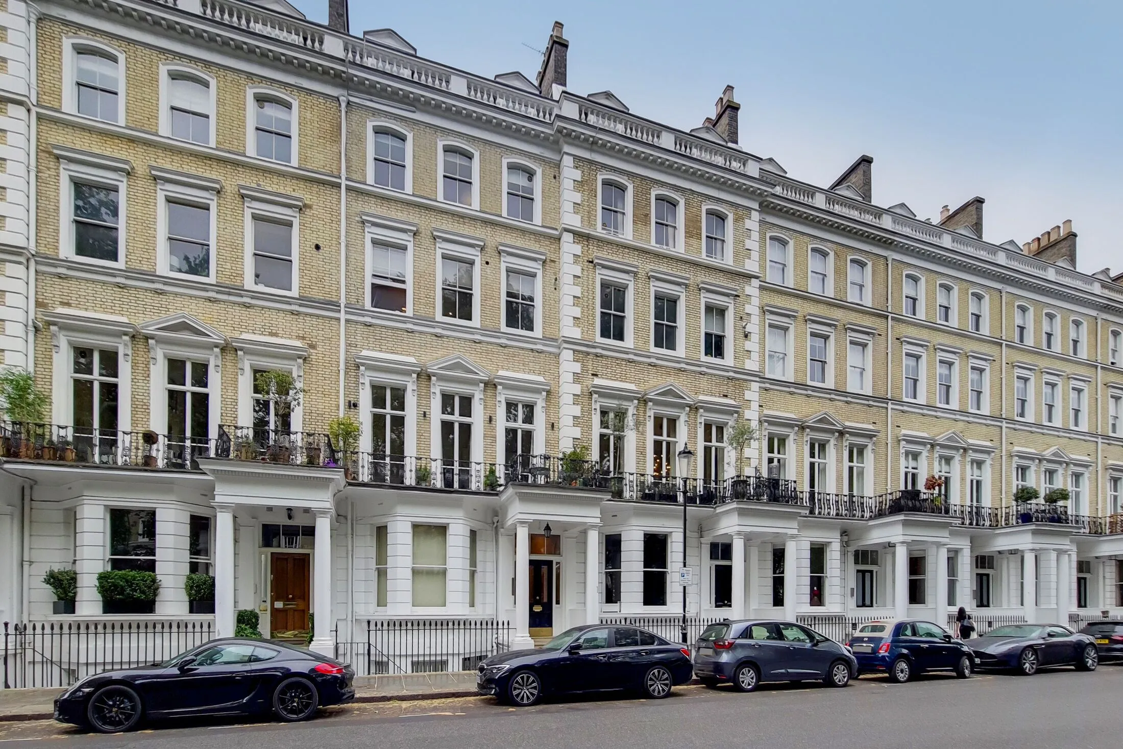 Flat Cranley Mews in Greater London