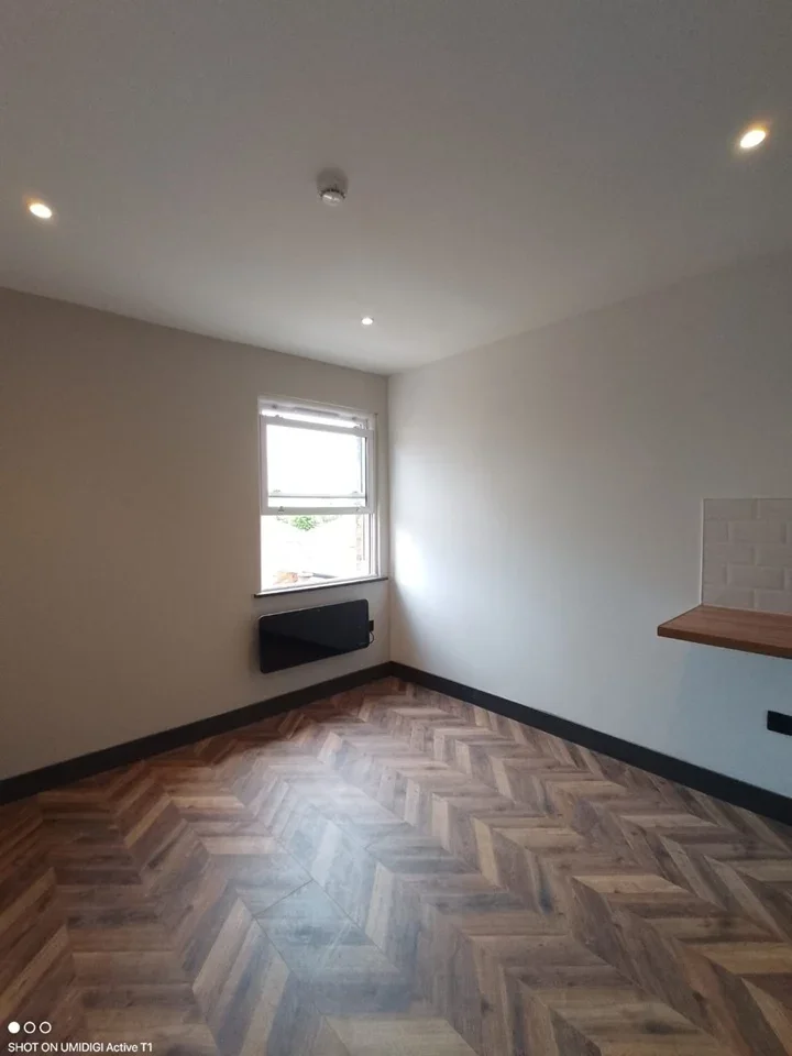 Room Balham High Road in Greater London