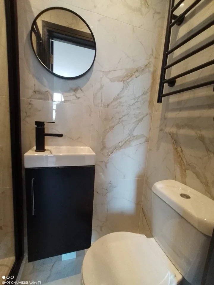 Room Balham High Road in Greater London