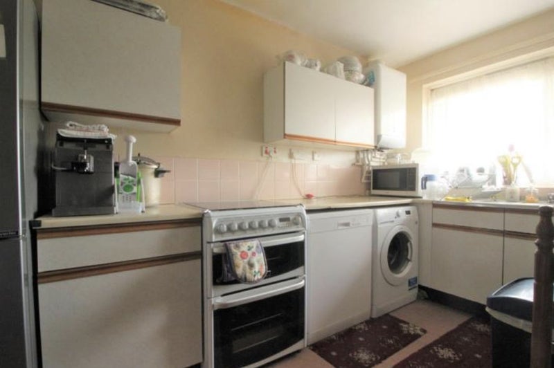 Flat Attenborough Close in Birmingham