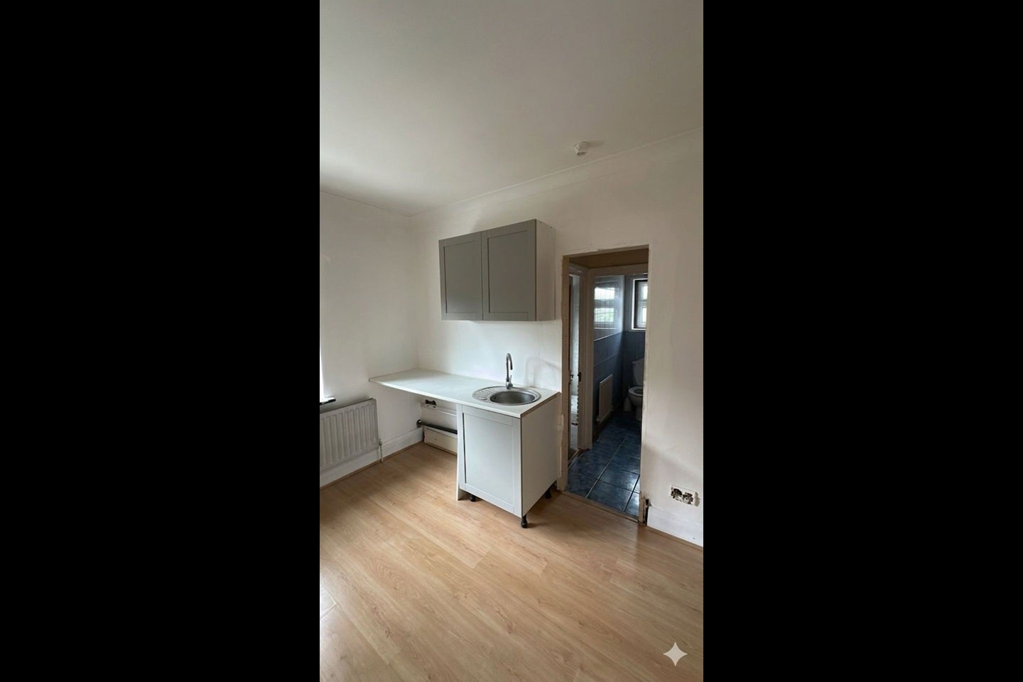 Room Randall Avenue in Greater London