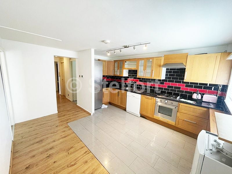 Flat Willesden Lane in Greater London