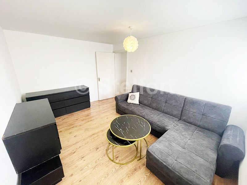 Flat Willesden Lane in Greater London