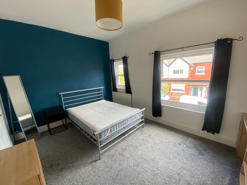 Room Grosvenor Street in Trafford