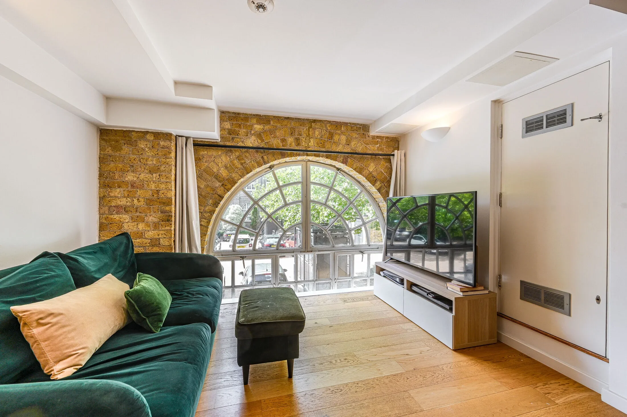 Flat Marlborough Road in Greater London