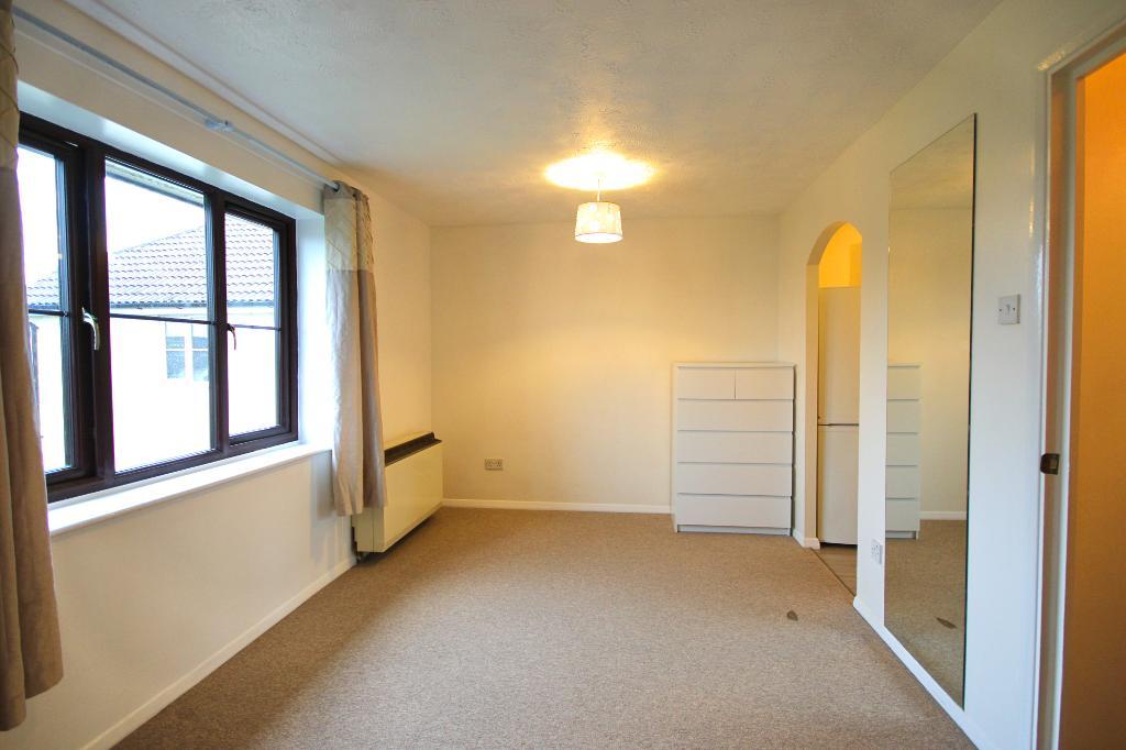 Flat Elmore Close in Greater London