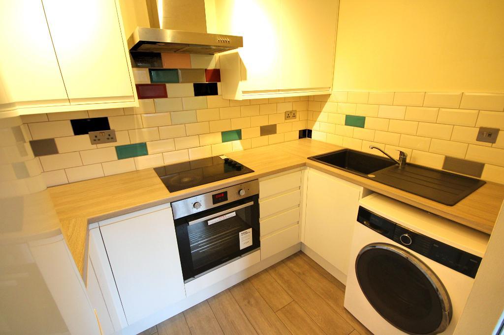 Flat Elmore Close in Greater London