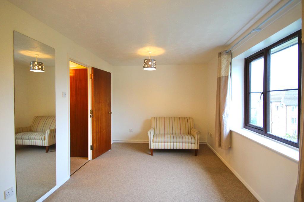 Flat Elmore Close in Greater London