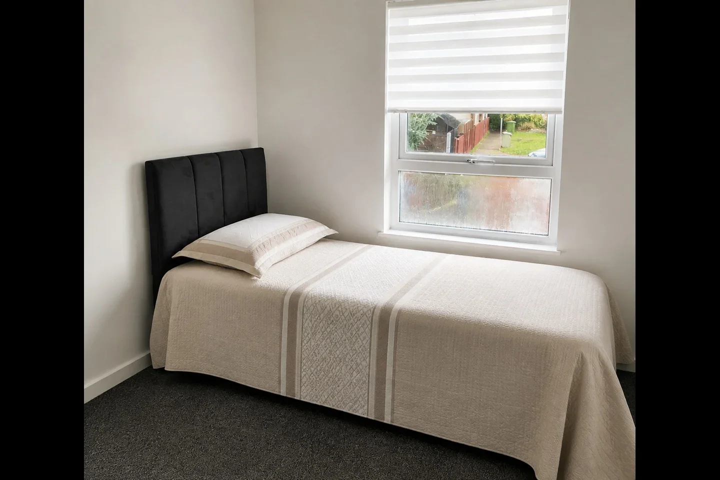 Room Ampers End in Basildon