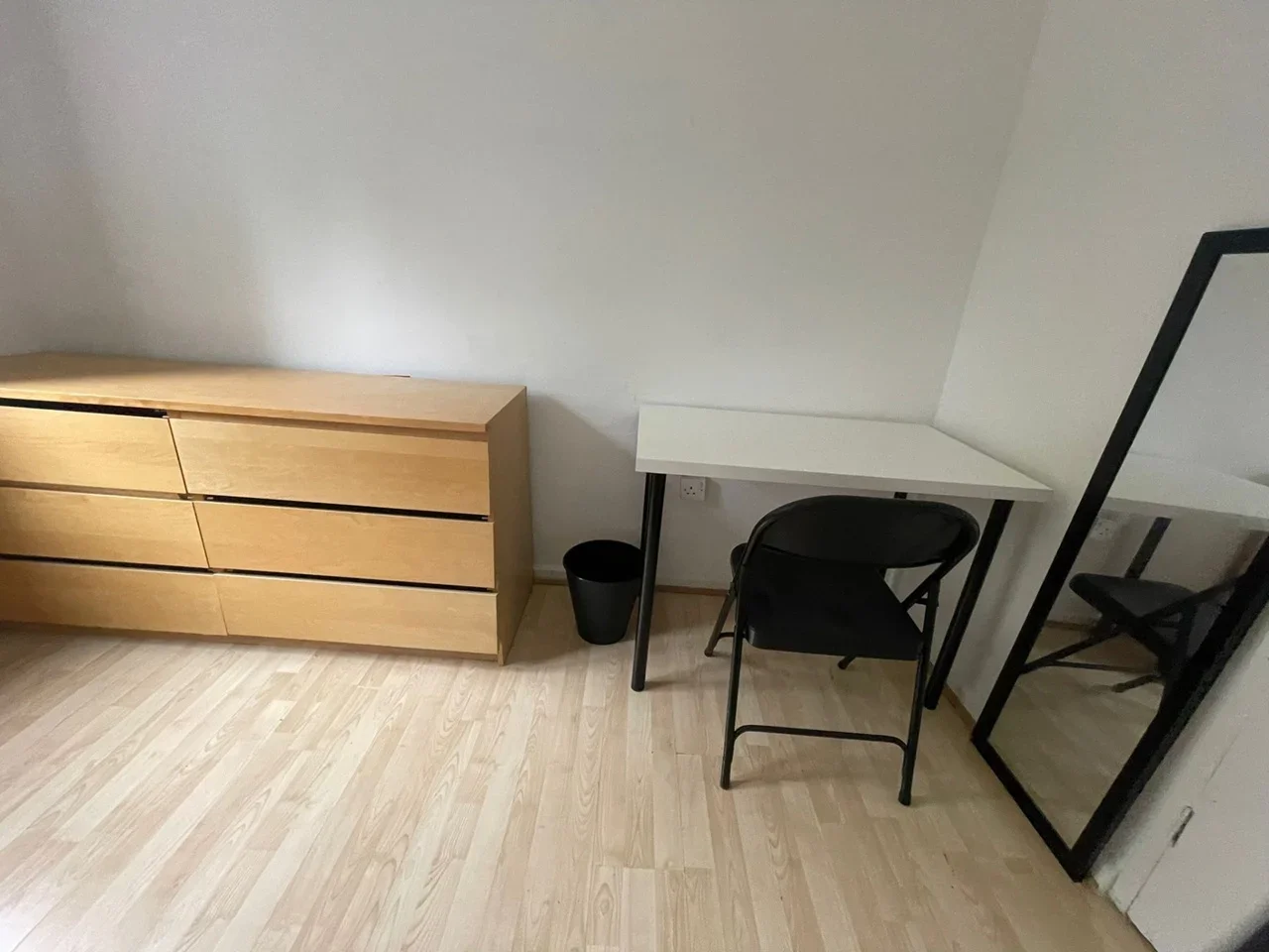 Room Beaumont Square in Greater London