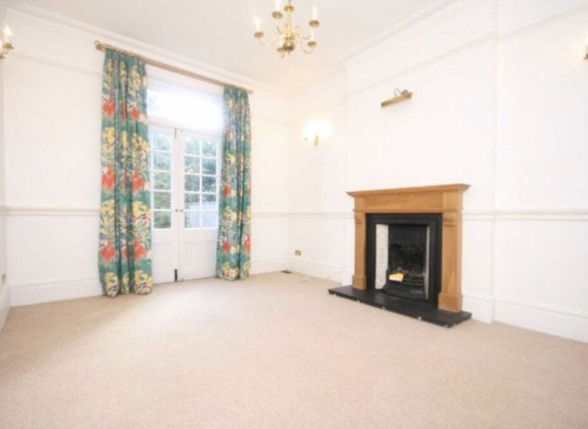 House Elsie Road in Greater London