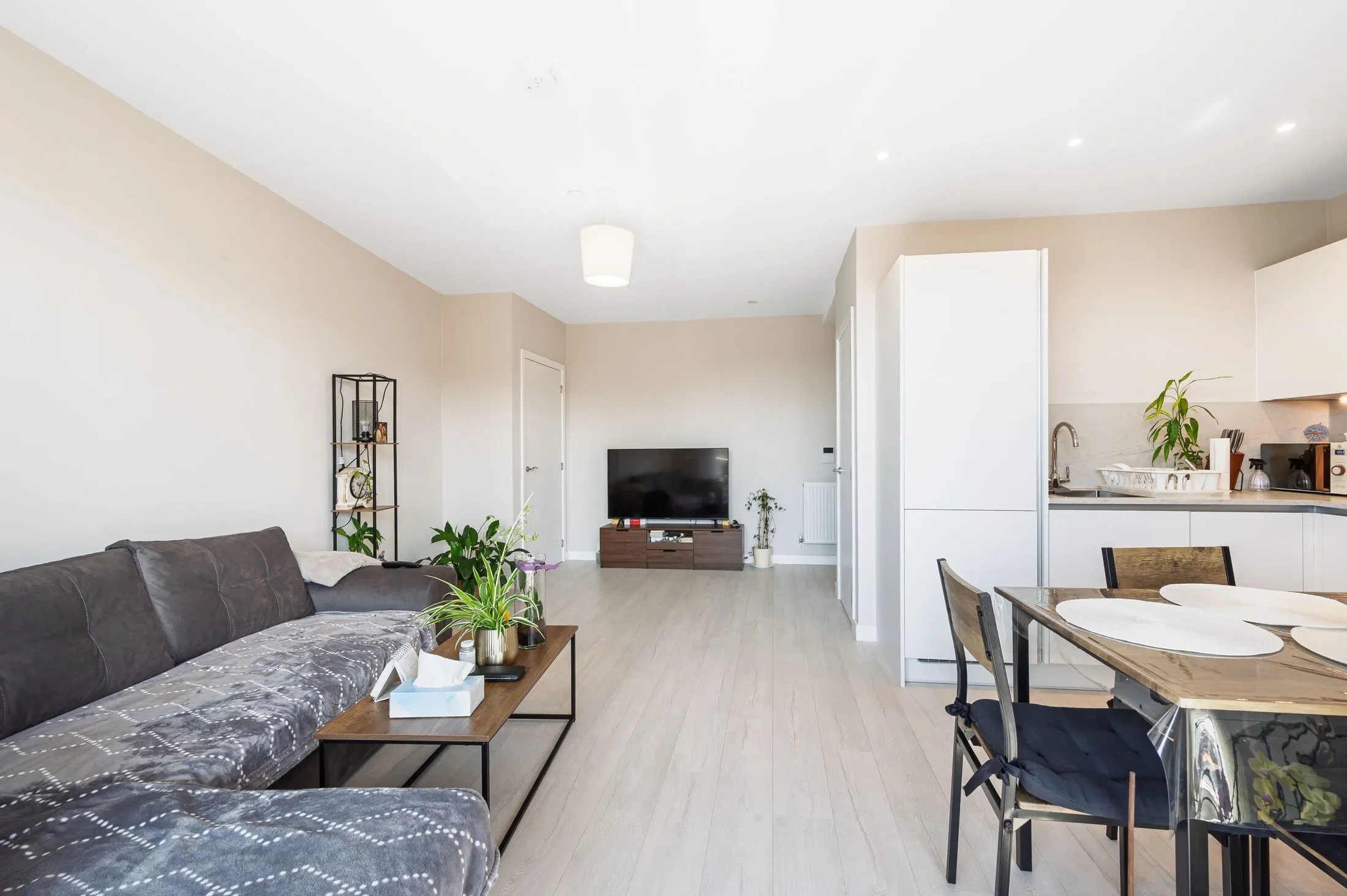 Flat Tyrrel Way in Greater London