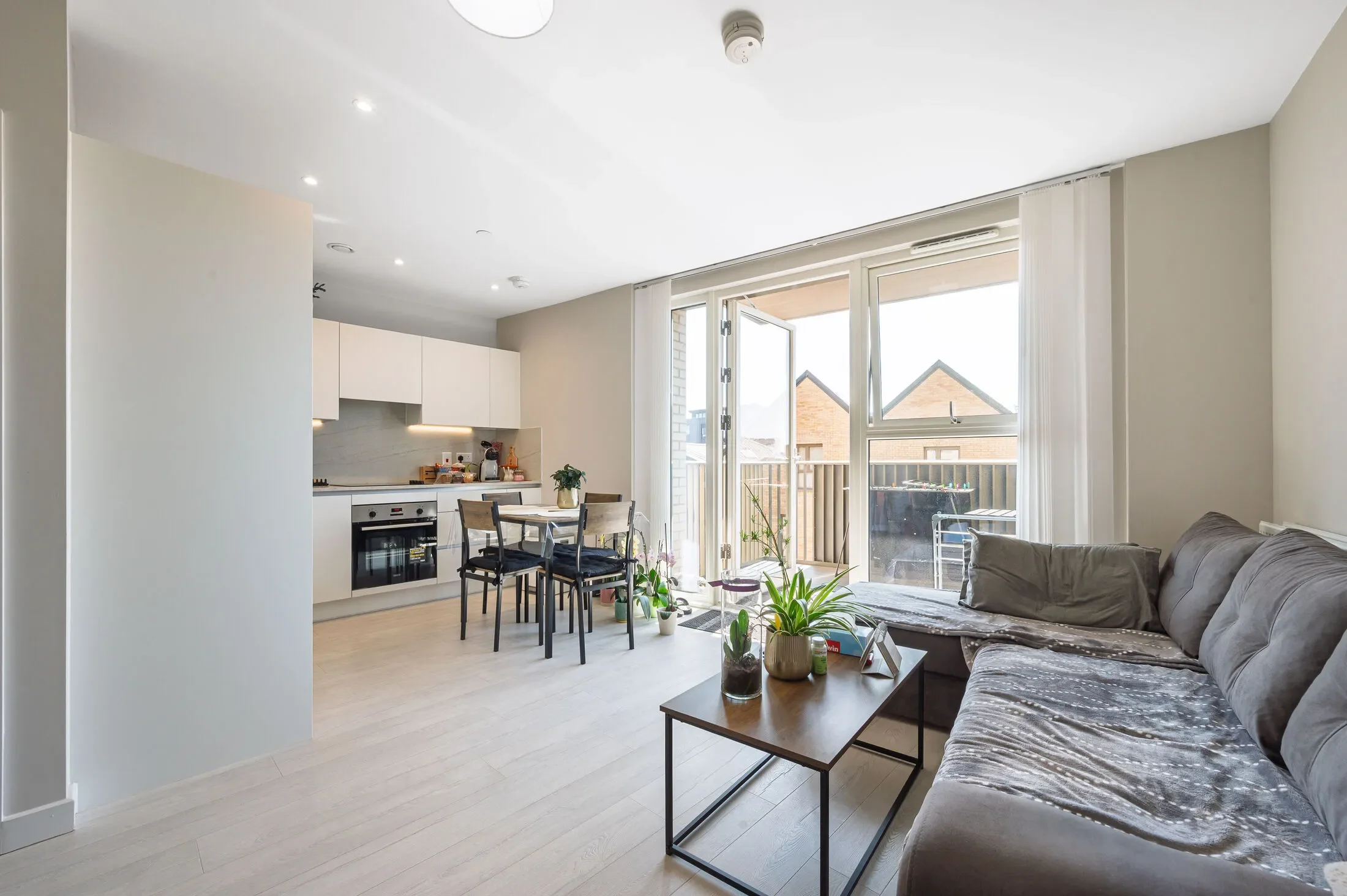 Flat Tyrrel Way in Greater London