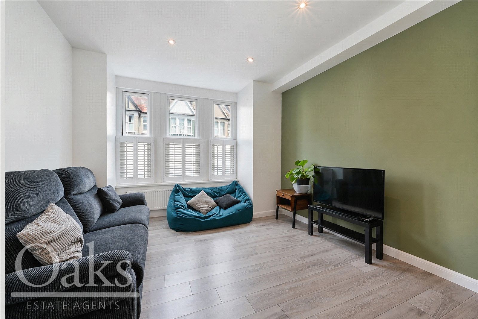Flat Sangley Road in Greater London