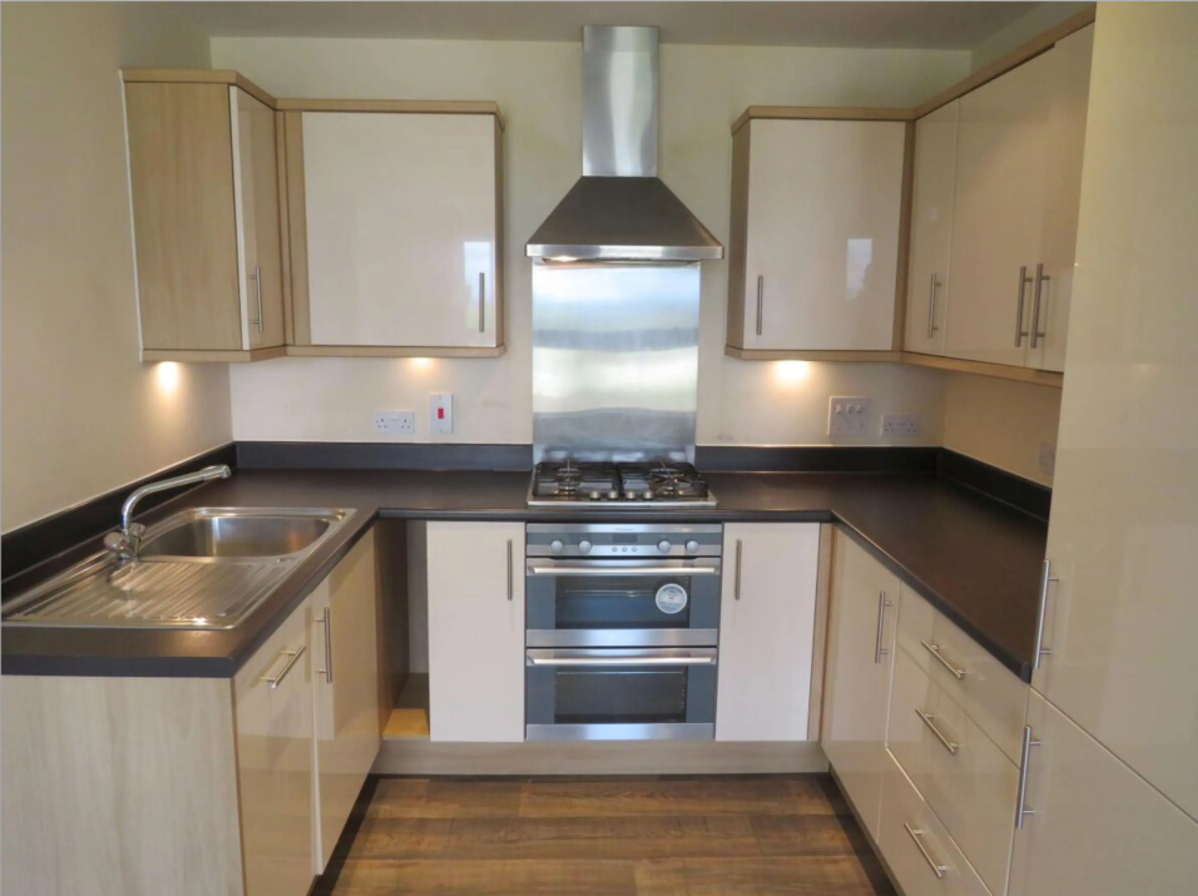 Flat Northolt Road in Greater London