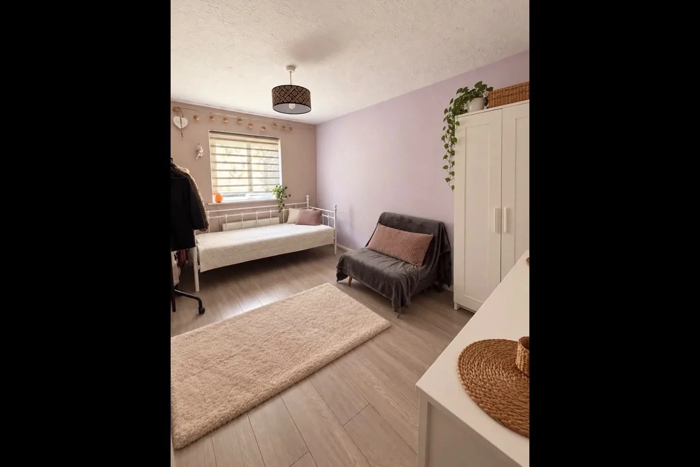 Room Larkham Close in Greater London