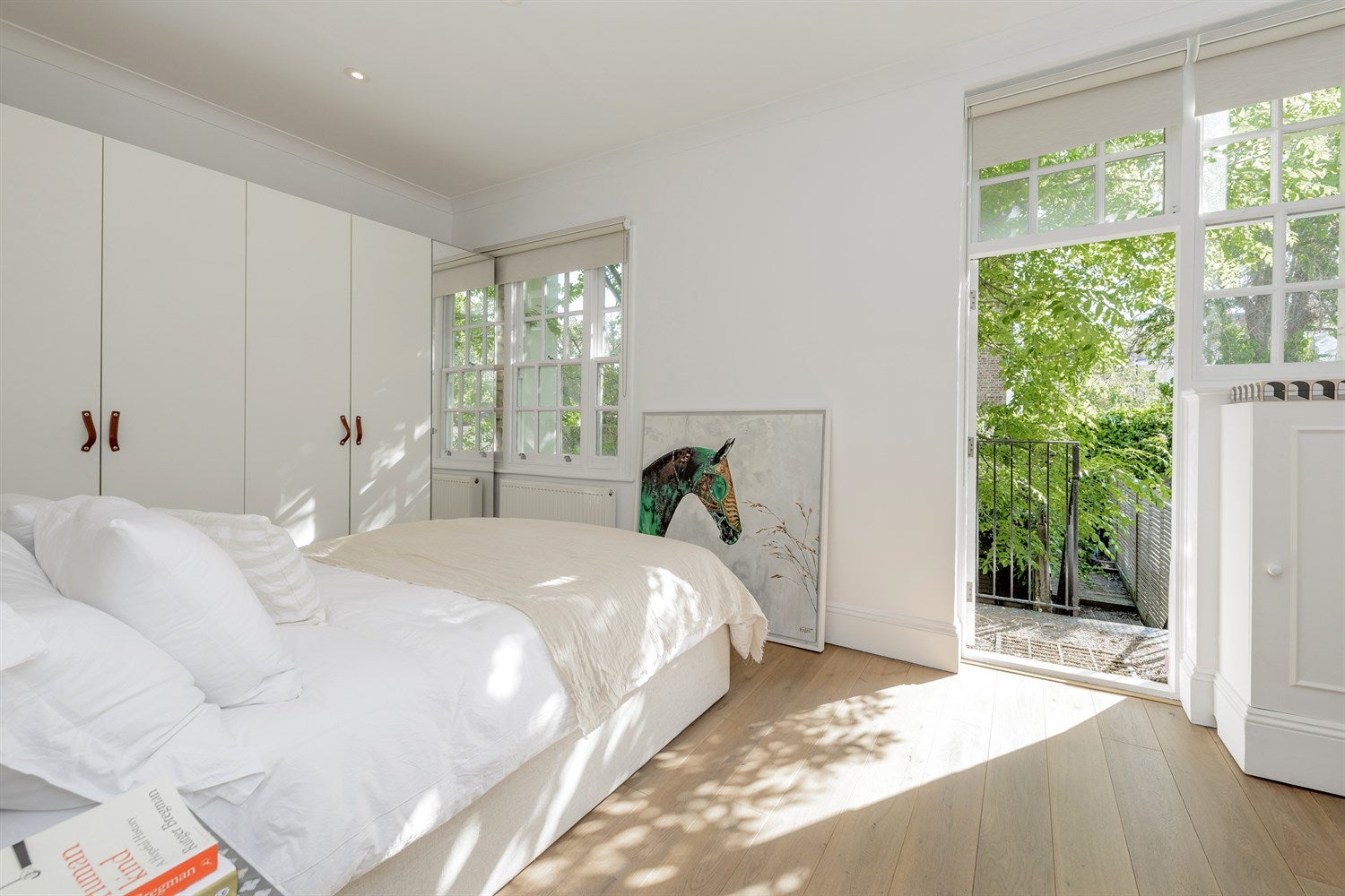 Flat Earl's Court Road in Greater London