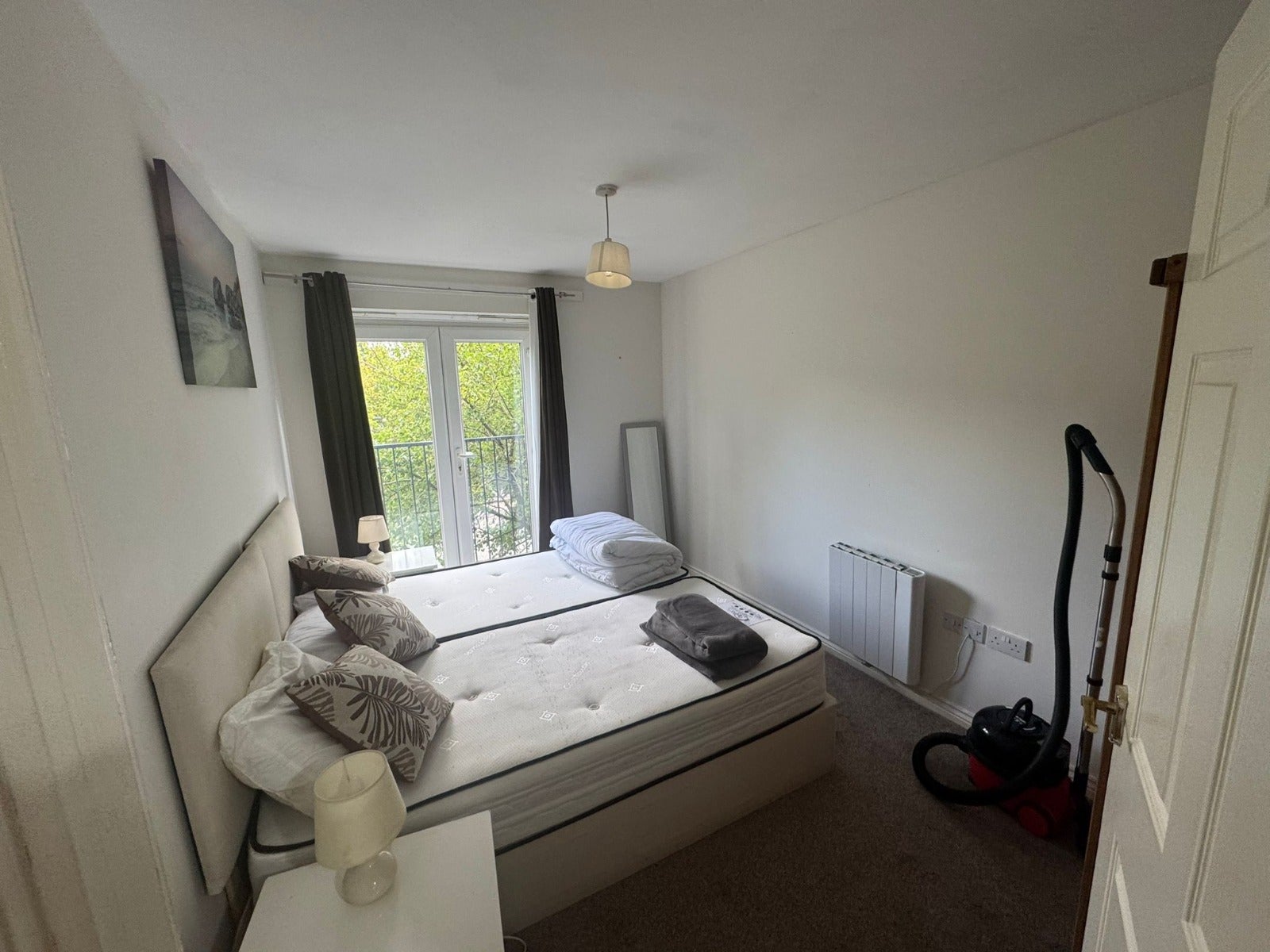 Flat Larch Gardens in Manchester