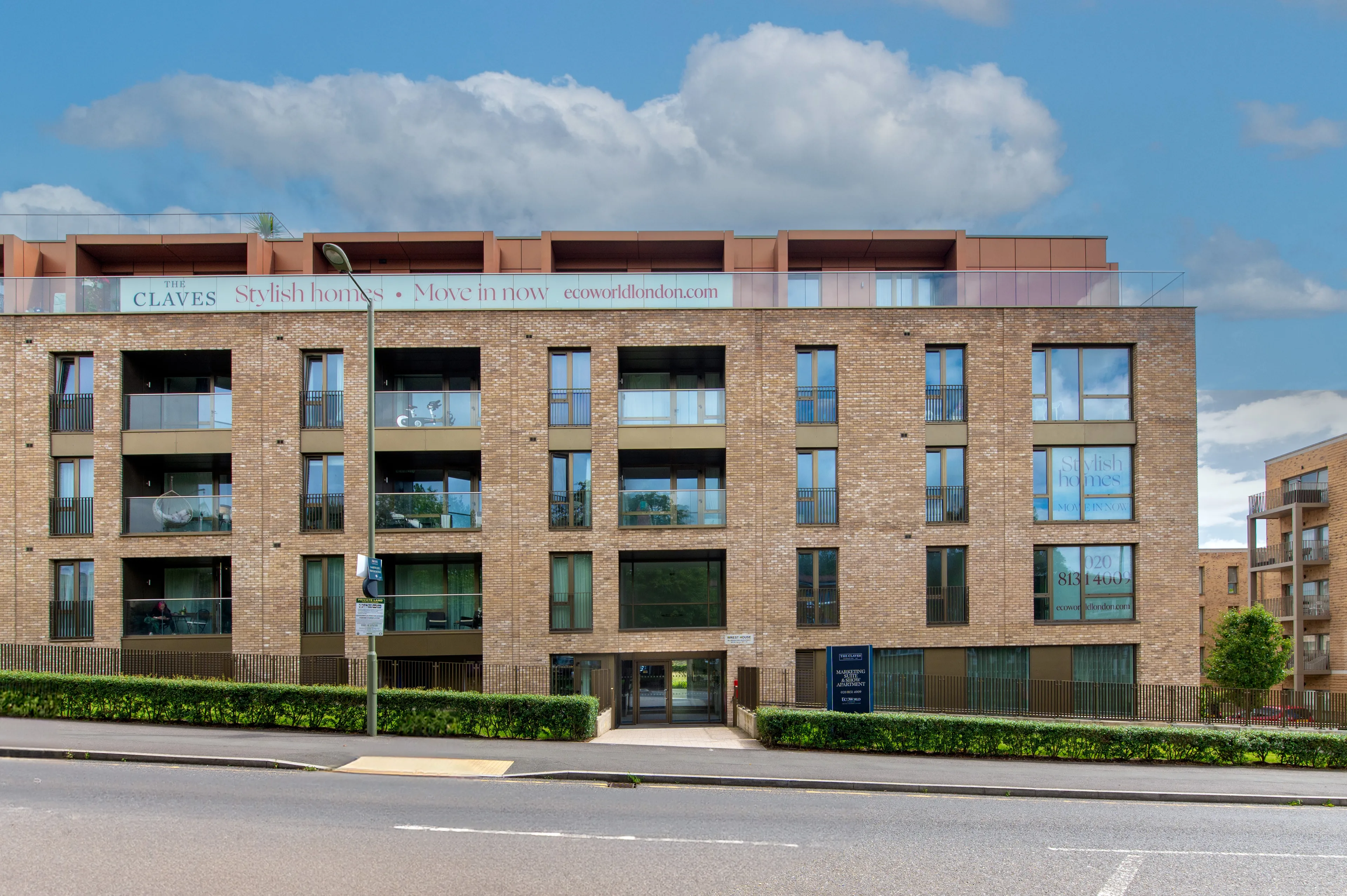 Flat Inglis Way in Greater London