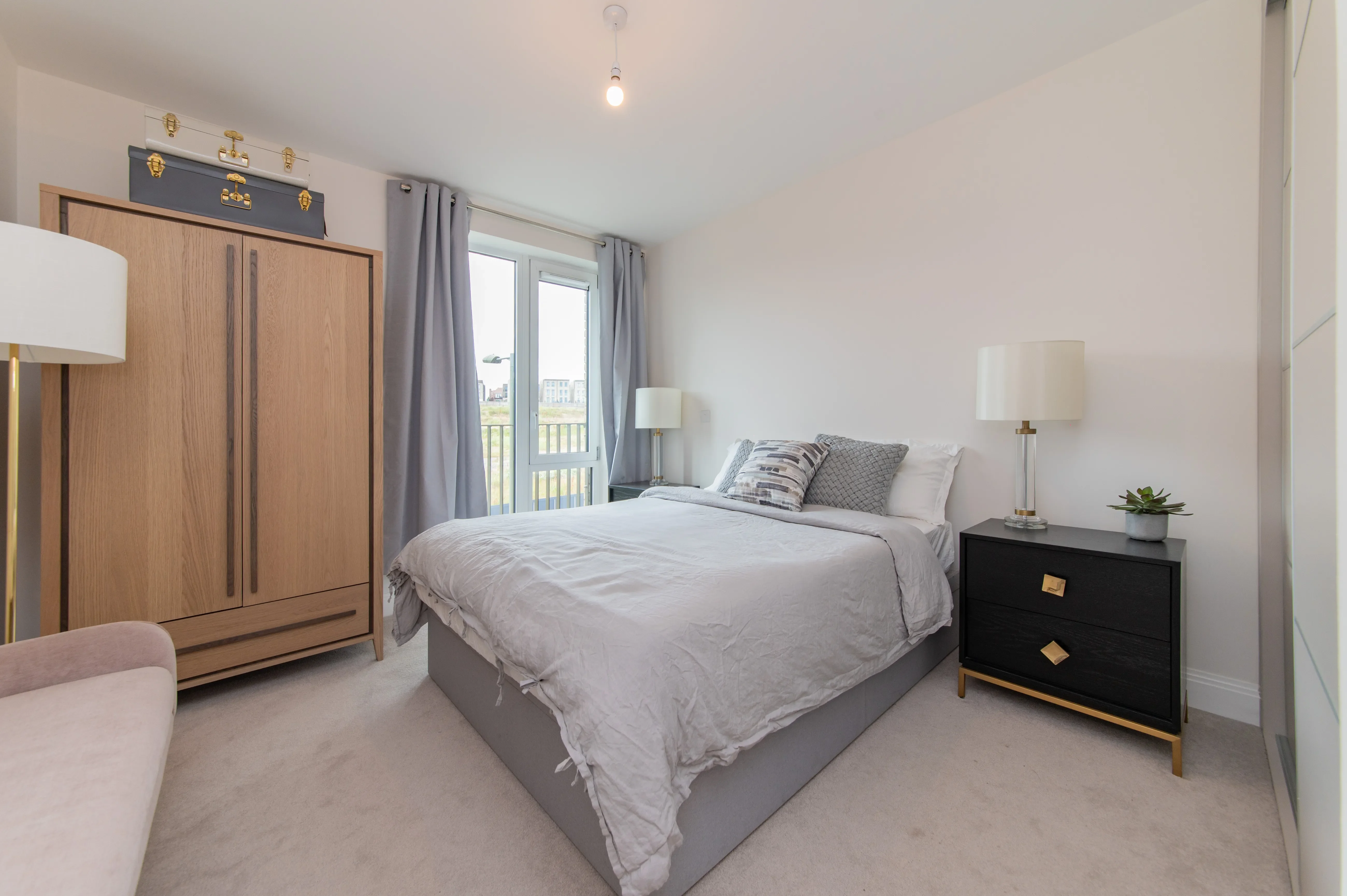 Flat Inglis Way in Greater London