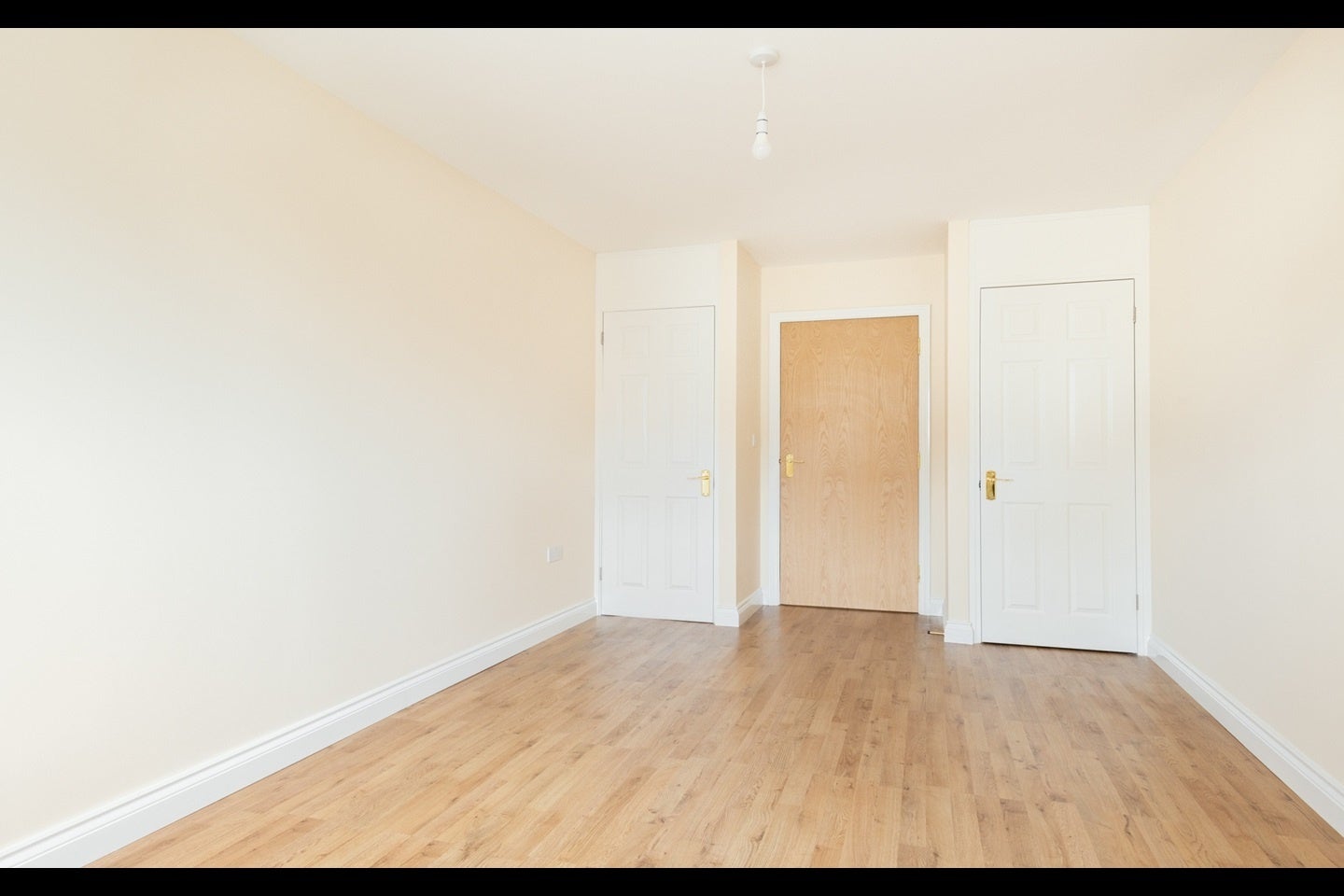 Flat Millennium Drive in Greater London