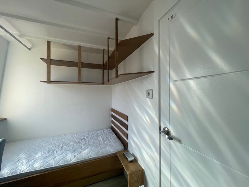 Room Leyspring Road in Greater London