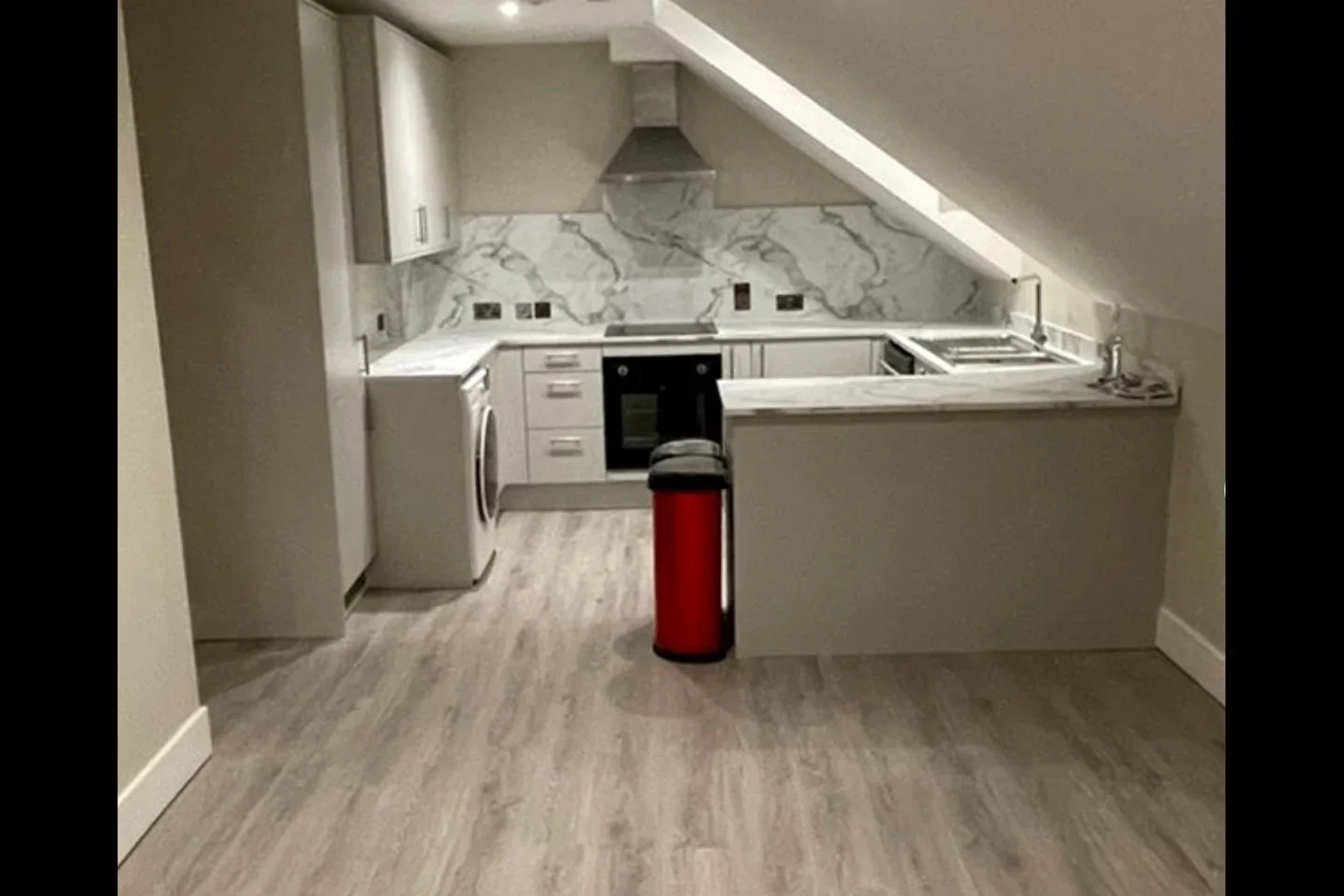 Flat Larkhall Lane in Greater London